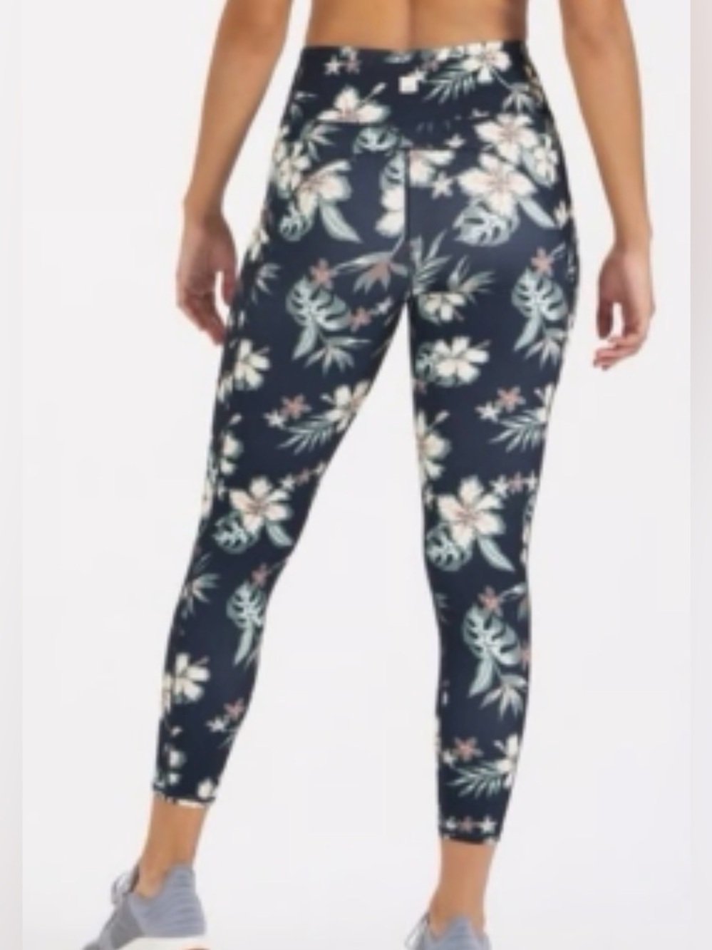 Vuori in Stride Floral leggings